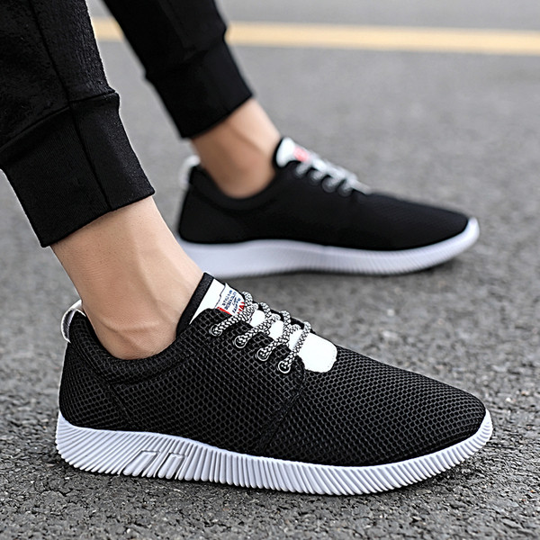 Férfi sportcipő fekete, kék és szürke színben