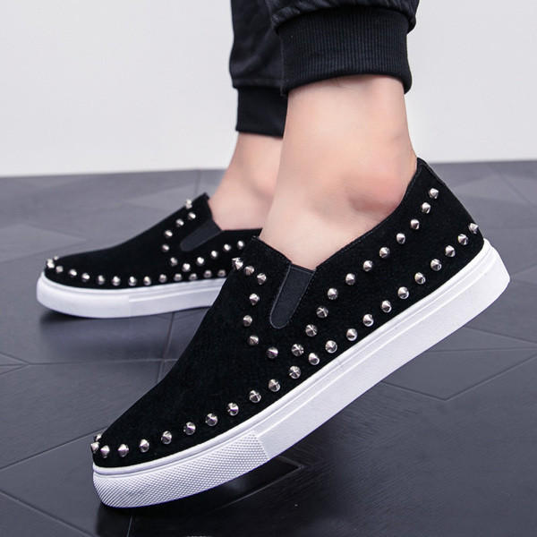 Mocasini stilați pentru bărbați cu decor metalic în negru și roșu