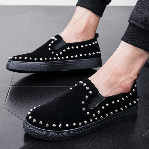 Mocasini stilați pentru bărbați cu decor metalic în negru și roșu