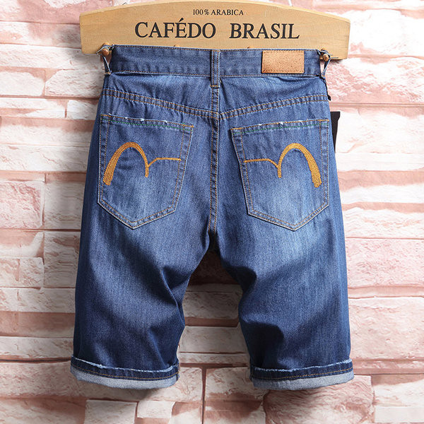 Alkalmi férfi rövid farmernadrág színes foltokkal