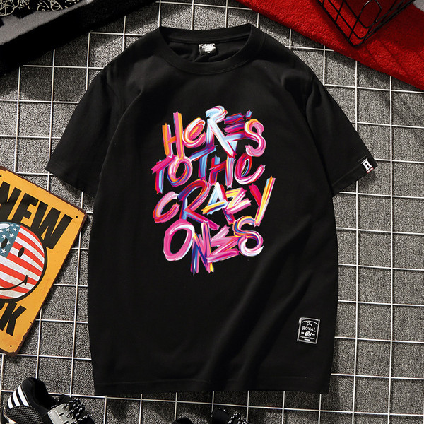 Lezser férfi póló fekete-fehér színes feliratokkal