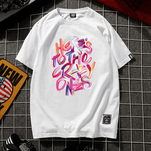 Lezser férfi póló fekete-fehér színes feliratokkal