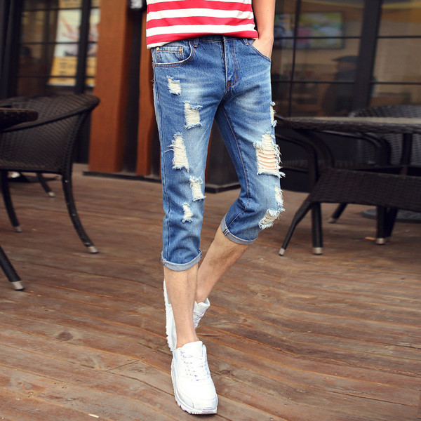 Férfi alkalmi rövid farmernadrág szakadt motívumokkal