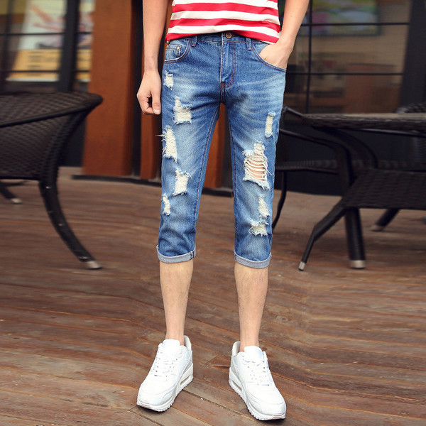 Férfi alkalmi rövid farmernadrág szakadt motívumokkal