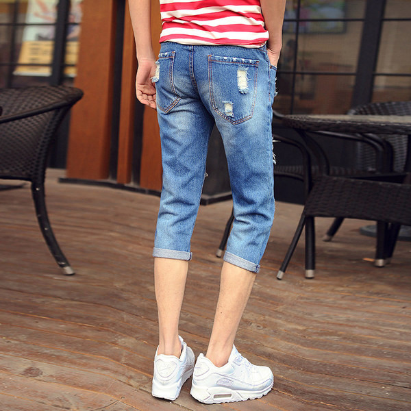 Férfi alkalmi rövid farmernadrág szakadt motívumokkal