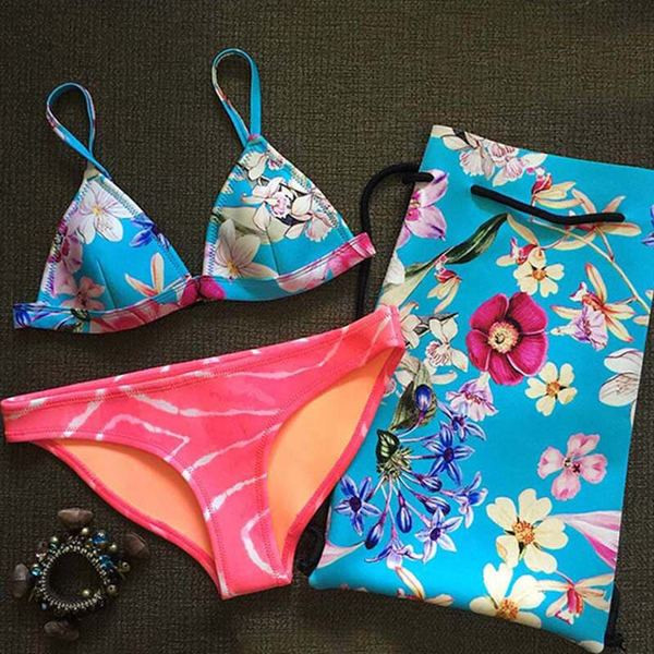 Stílusos női fürdőruha két részből, virágmintával