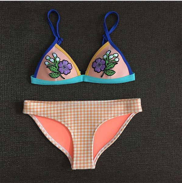 Nou costum de baie modern pentru doamne în două părți cu broderie