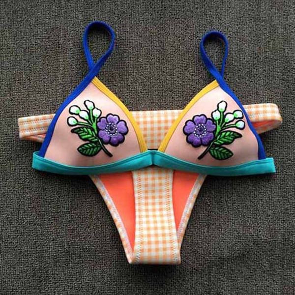 Nou costum de baie modern pentru doamne în două părți cu broderie