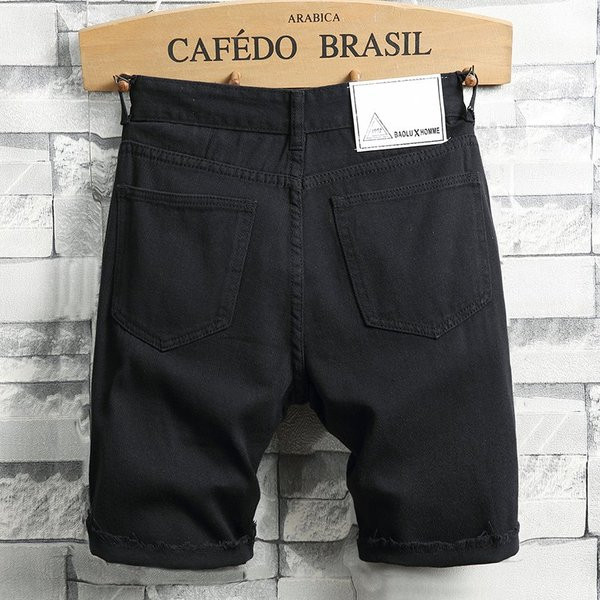 Fekete színű férfi rövidnadrág felirattal