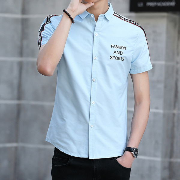 Cămașă modernă pentru bărbați cu inscripții și margini în trei culori