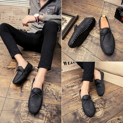 Öko bőrből készült férfi mokaszinok három színű szalaggal