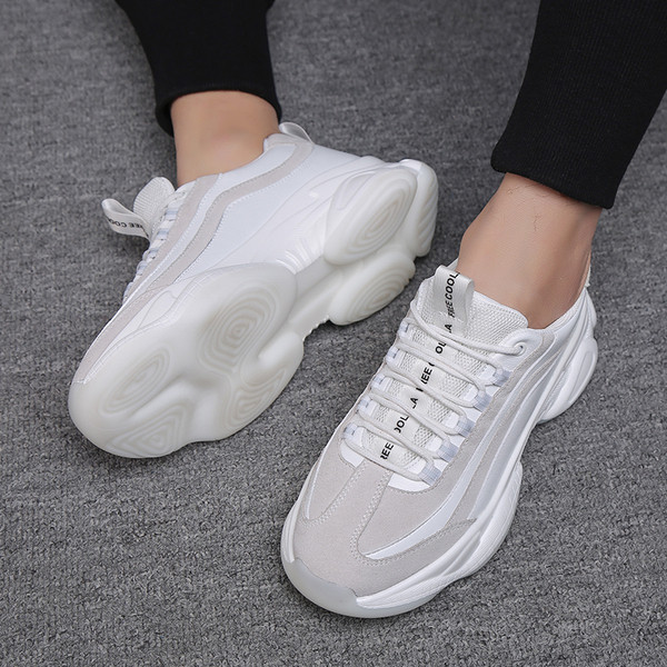 Új, vastag talpú férfi tornacipő két színben