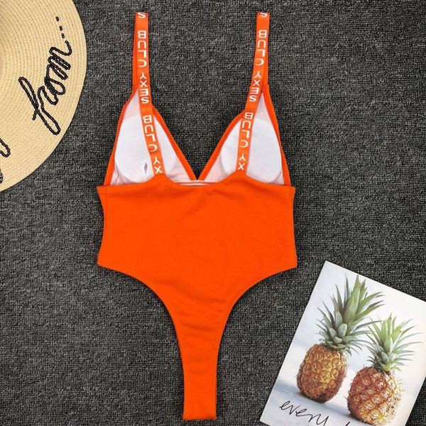 Costum de baie la zi pentru doamne în alb și portocaliu cu inscripția pe bretele