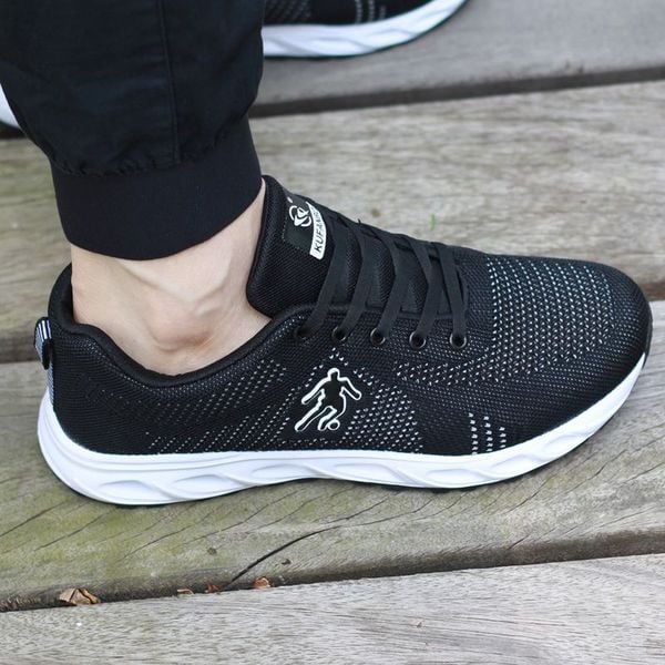 Férfi sportcipő, magas talppal, négy színben