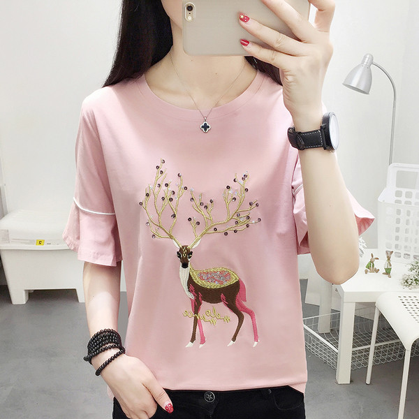 Stílusos női póló fekete, fehér és rózsaszín hímzéssel