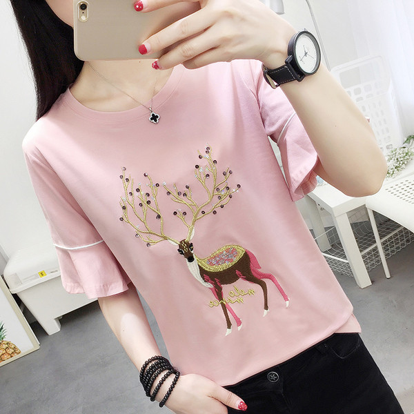 Stílusos női póló fekete, fehér és rózsaszín hímzéssel