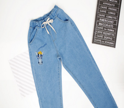 Casual γυναικεία τζιν με κεντήματα σε δύο σχέδια