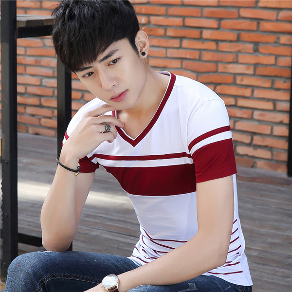 Aktuális V-nyakú férfi póló, két színben