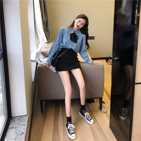 Cămașă modernă de damă din denim cu panglică neagră