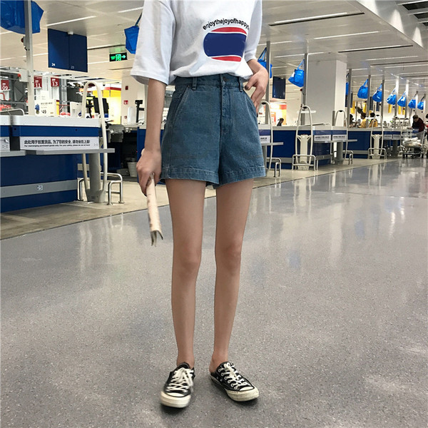 Pantaloni scurți din denim cu talie înaltă în albastru