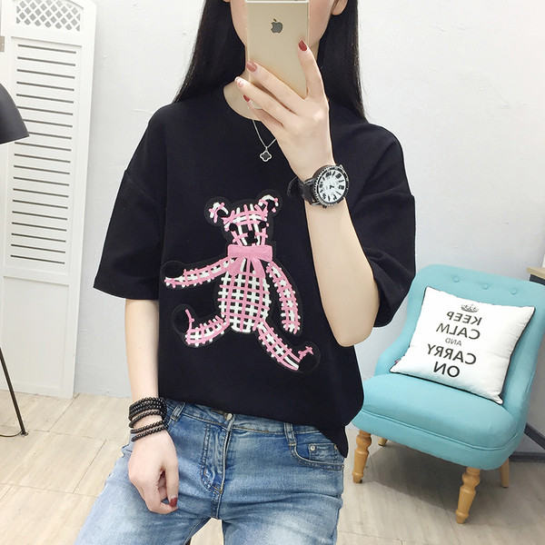 Stílusos női póló hímzéssel és O-nyakú két színben