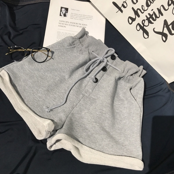 Alkalmi rövidnadrág magas derékkal és megkötővel három színben