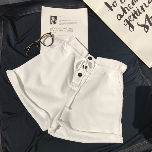 Alkalmi rövidnadrág magas derékkal és megkötővel három színben