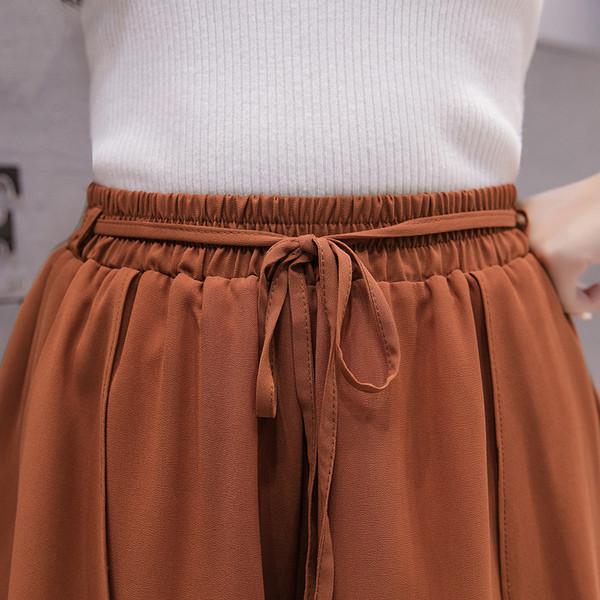 Pantaloni scurți casual model lat în două culori