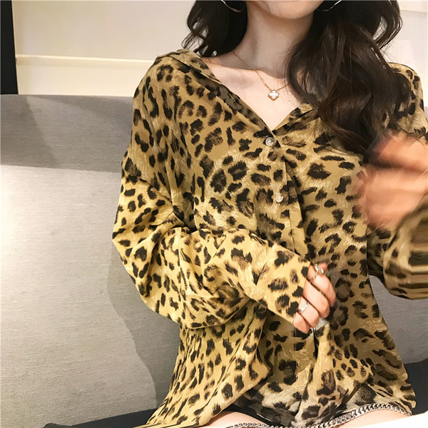 Cămașă modernă de damă cu model leopard