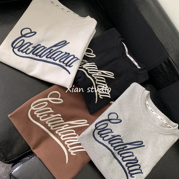 Lezser női póló felirattal, O-alakú nyakkivágással több színben