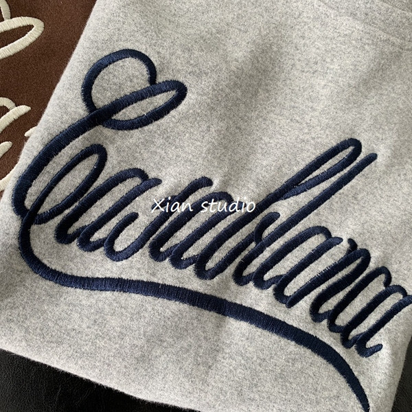 Lezser női póló felirattal, O-alakú nyakkivágással több színben