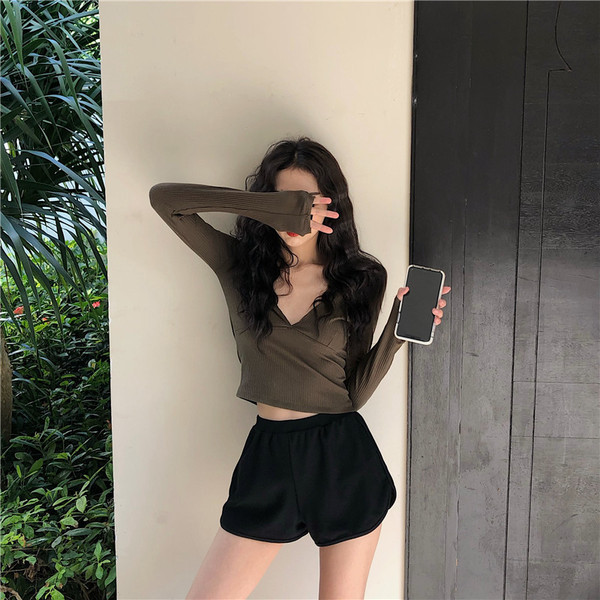 Lezser női blúz három színben V-nyakkal