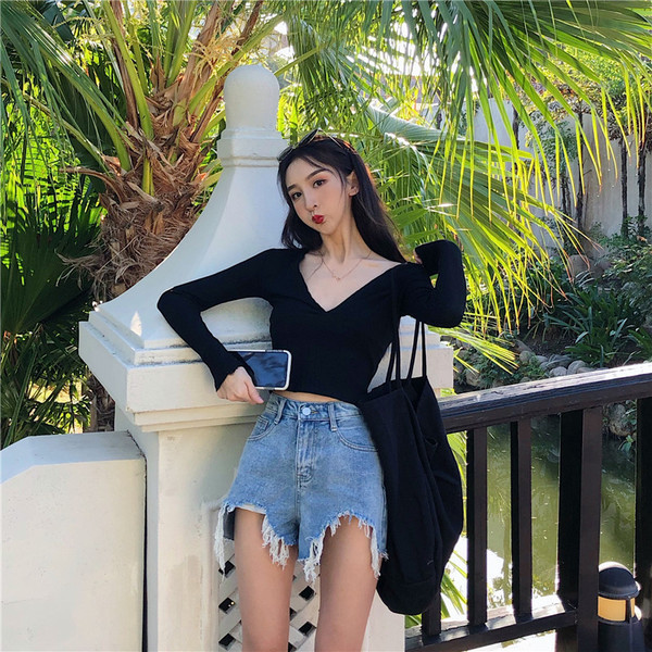 Lezser női blúz három színben V-nyakkal