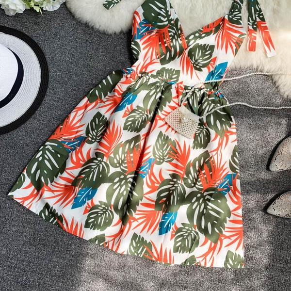 Model de rochie de dama modern croiat cu model colorat