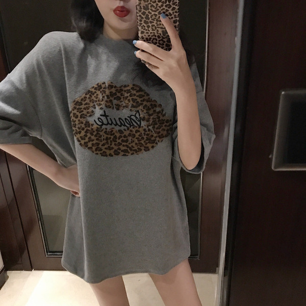 Tricou casual dama cu inscriptie si aplicatie