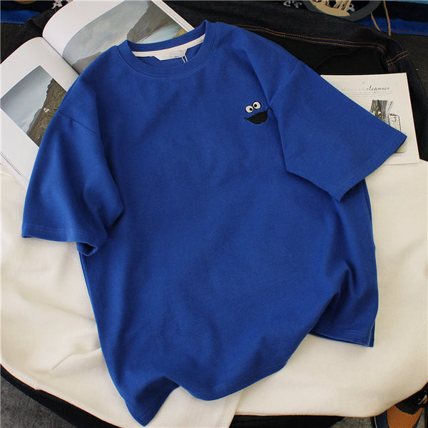 Stílusos női póló O-nyakkal és több színben hímzéssel