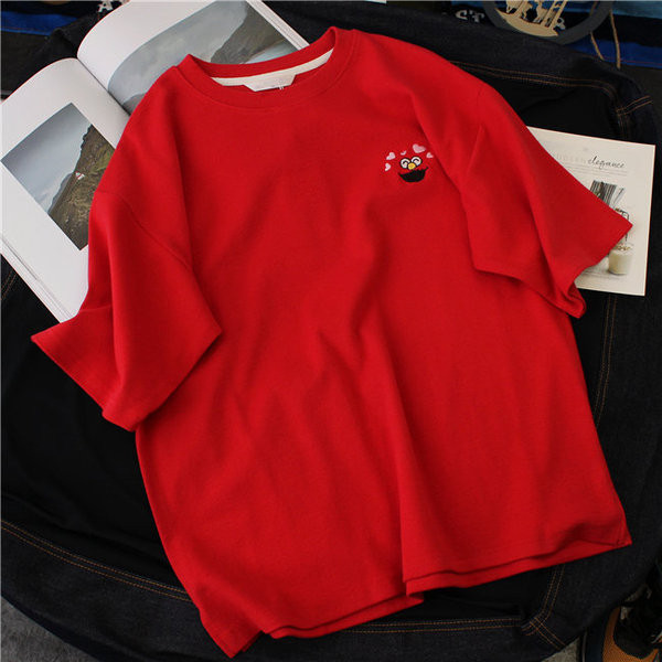 Stílusos női póló O-nyakkal és több színben hímzéssel