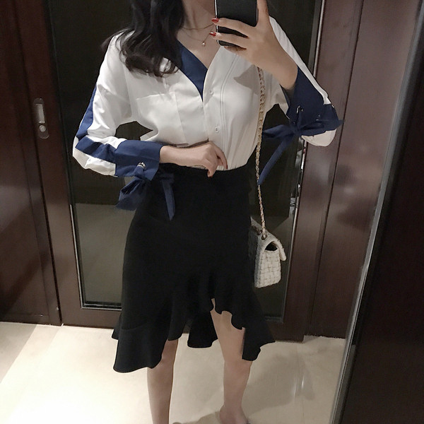 Cămașă modernă de damă cu panglici pe mâneci