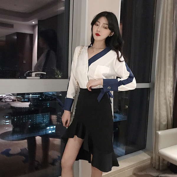 Cămașă modernă de damă cu panglici pe mâneci