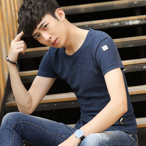 Férfi póló kék és szürke emblémával