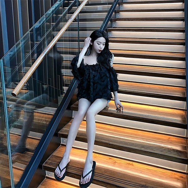 Aktuális női blúz ejtett ujjal, két színben