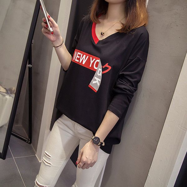 Bluză de damă elegantă, cu inscripție în trei culori