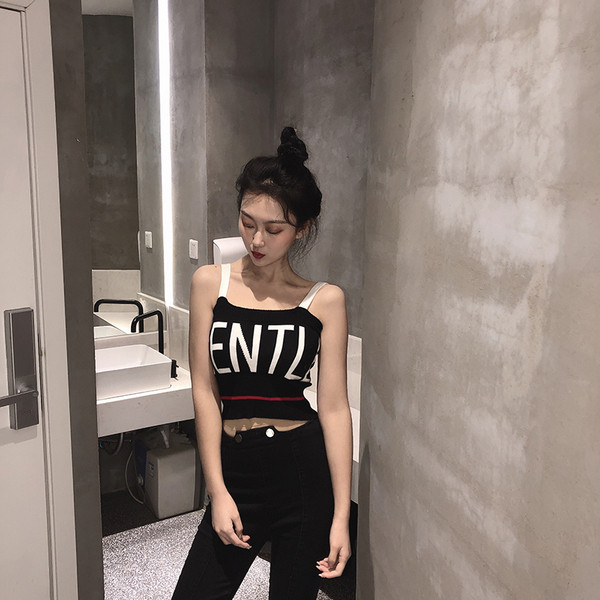 Napi rövid női felső négy színben felirattal