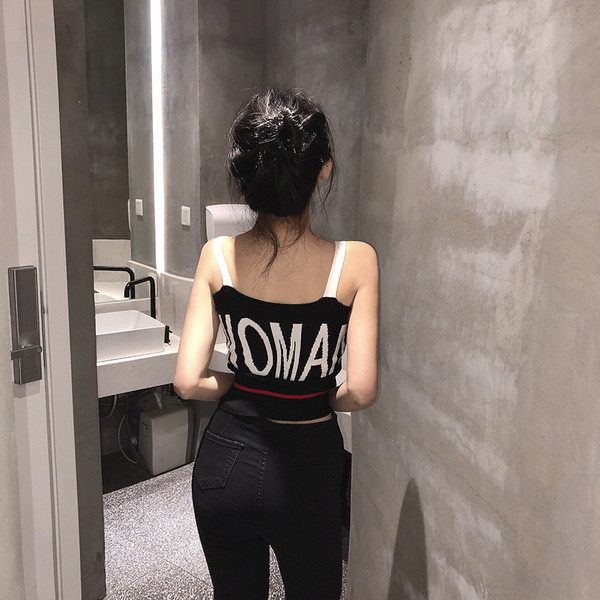 Napi rövid női felső négy színben felirattal