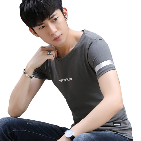 Férfi póló rövid ujjal, fehér és szürke felirattal