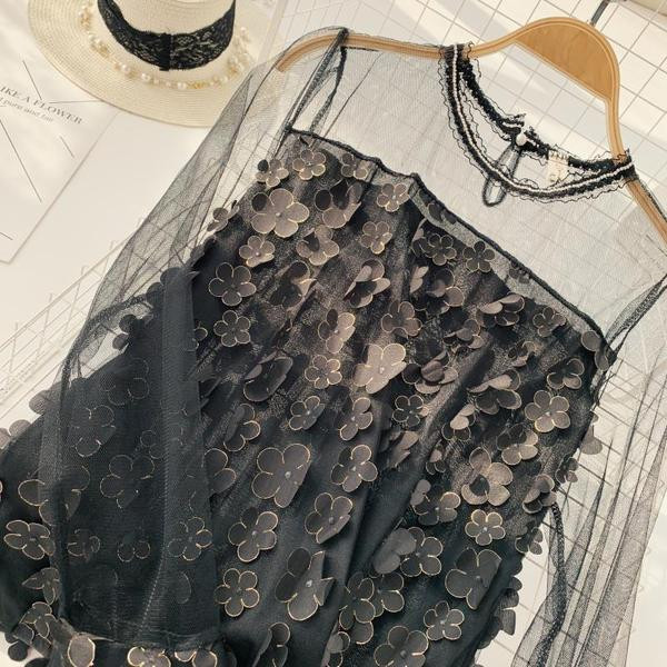 Bluză de damă elegantă cu mâneci transparente în alb-negru