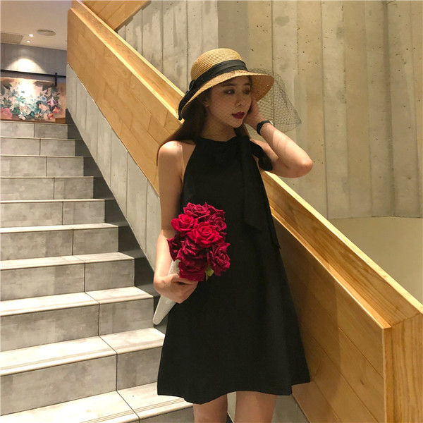 Stílusos női ruha szalaggal, három színben