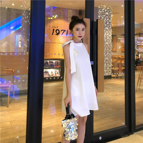 Stílusos női ruha szalaggal, három színben