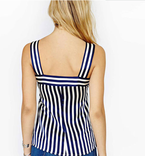 Csíkos női felső, széles pántokkal