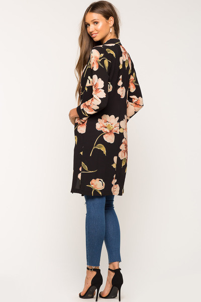 Geaca de dama moderna model lung cu maneci 3/4 si motive florale in negru